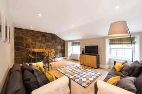 City Centre, Newly Refurbished Stylish Apartment